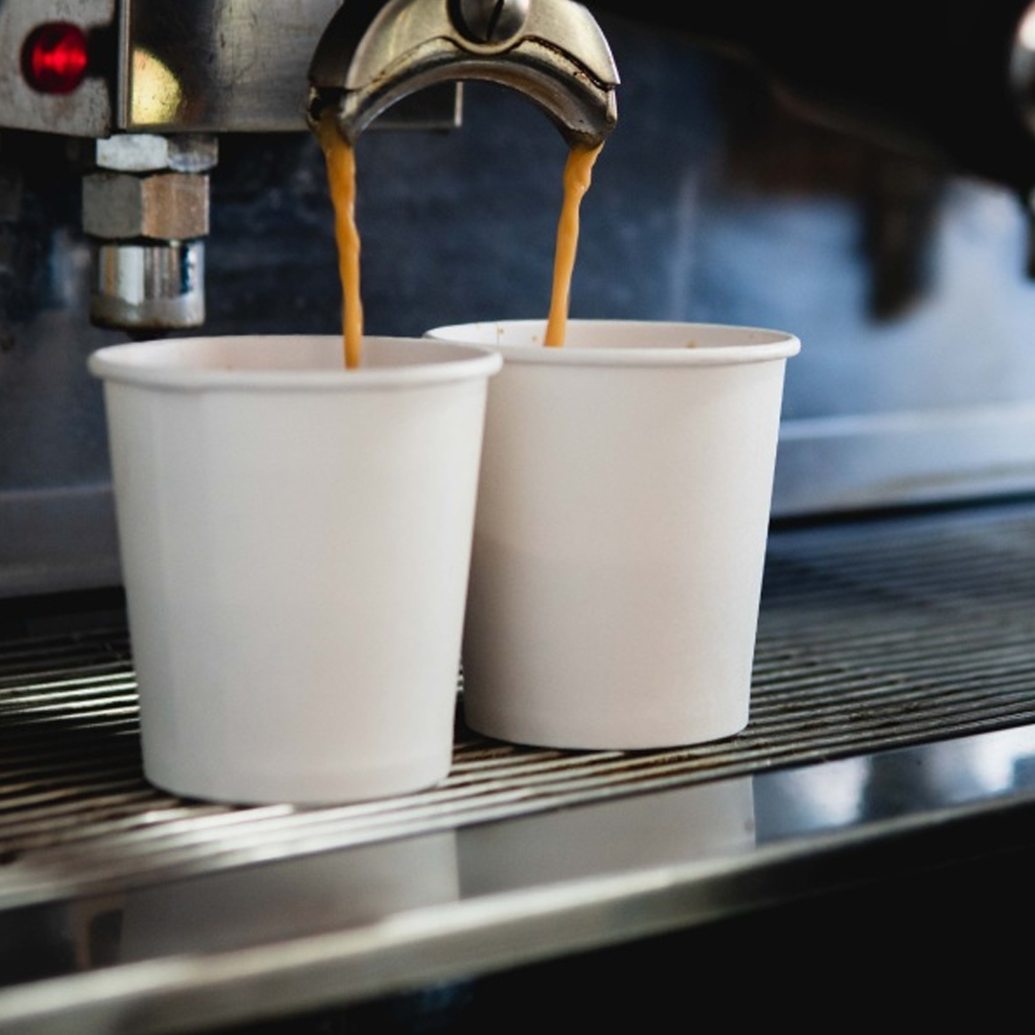 Nicoletti 100 Bicchieri Carta Per Caffè Da Asporto 450 Ml Con Coperchio Forato - Bianchi, Per Cappuccino E Tè